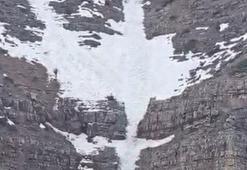 Erzincan Kemaliye’de 'kar şelalesi' görüntülendi