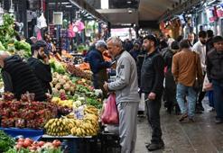 Şanlıurfa’da 250 TL'den 100 TL'ye düştü, pazarda görenler poşet poşet aldı