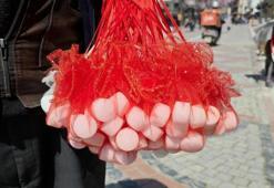 20 yıldır şehir şehir gezerek geçimini sağlıyor! Pazar pazar geziyor, talebe yetişemiyor