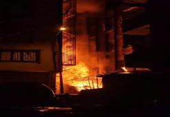 Bahçelievler'i alevler sardı: Hurdalıktan binaya sıçradı!