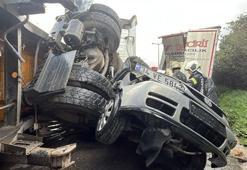 Kocaeli’de 2 TIR, tanker ve otomobil ile çarpıştı TEM savaş alanına döndü