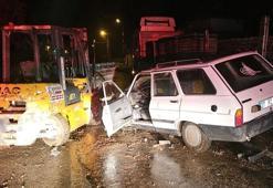 Gaziantep'te otomobil, yük indiren forklifte çarptı 4 kişi yaralandı