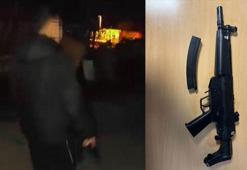Uzun namlulu silahla sokakta dolaşan 2 şahıs gözaltına alındı
