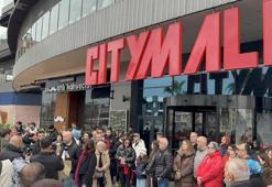 Samsun'da AVM mühürlendi! Çalışanlar tepki gösterdi