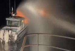 Kadıköy'de tekne seyir halinde alev aldı! Kıyı Emniyeti müdahale etti