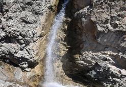 Elazığ'da 30 yıl önce kuruyan şelale yeniden canlandı