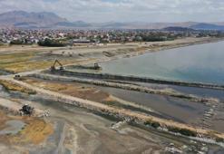 Van Gölü'nde dip çamuru temizlendi