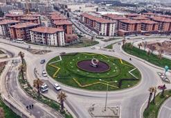 Kahramanmaraş'ta kavşaklarda açan çiçekler görsel şölen oluşturdu