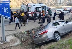 Suşehri'nde otomobil şarampole devrildi kazada 3 kişi yaralandı