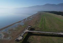 Her yerde göl ve barajların su seviyesi artarken İznik Gölü'nde su çekildi! Bölge halkı kara kara düşünüyor