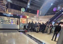 AVM'de dehşet anları... Yürüyen merdivene eli sıkışan 3 yaşındaki çocuğun parmağı koptu