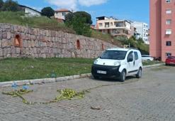İzmir'de otoparkta kan donduran olay! Araç içerisinde başından vurdu