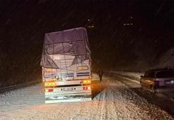 Çorum Alaca'da kar yağışı etkili oluyor