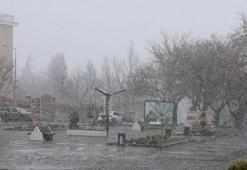 4 bin yıllık tarihi Harput’ta kar yağışı etkisini artırdı, tarihi mekanlar beyaza büründü