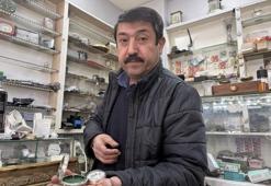 Kayseri'de asırlık saatlere ince ayar veriyor!