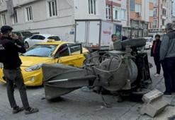 Çorlu'da harç karma makinesi, ticari taksinin üzerine devrildi