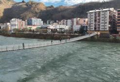 Karadeniz'in en uzun asma köprüsü Artvin'de: 105 metrelik köprüde yürümek yürek istiyor!