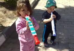 Büyük Kızılca köyünde miniklerin müzikli eğlencesi izleyenleri gülümsetti