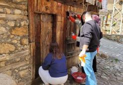 Kemaliye’nin tarihi zırhı akademisyenlere emanet! UNESCO yolundaki 'Saklı Cennet'te büyük seferberlik: Ahşap ve metal dokular tek tek temizleniyor!