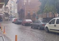 Meteoroloji uyarısından sonra Tekirdağ’da sağanak yağış etkili oldu