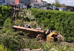 İnegöl'de freni boşalan vinç, dereye uçtu; araçtan atlayan sürücüsü öldü