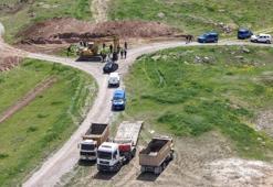 Yol kenarındaki arazide insana ait kemik parçaları ve kafatası bulundu