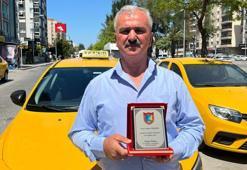 Yine İzmir, yine kahraman taksici! Parası çalınan askerin imdadına yetişti zamanla yarıştı