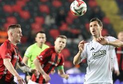Gaziantep FK - Beşiktaş maçında galibiyeti getiren goller ilk yarıda geldi