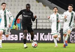 Manisa FK evinde Sakaryaspor'a gol oldu yağdı