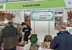 Edremit’in el yapımı bıçakları vitrine çıktı: Geleneksel sanat modern tasarımla buluştu, ziyaretçiler akın etti!