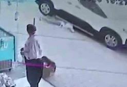 Yüreğir'de faciadan dönüldü: Park halindeki aracın altına giren çocuk son anda kurtarıldı