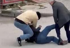 Bolu'da sokak ortasında 2 kişi tarafından darbedildi
