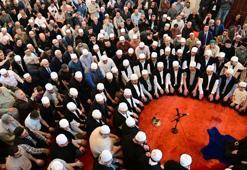 Yıldırım'da 600 yıllık Erguvan Bayramı geleneği yaşatılıyor