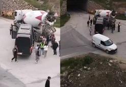 İnegöl'de beton mikseri ile minibüs çarpıştı 2 kişi yaralandı