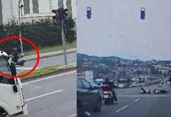 Zonguldak'ta motosikletin yayaya çarpması sonucu 2 kişi yaralandı; kaza anı kamerada
