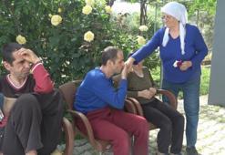 Hatay'da 3 engelli evladına gözü gibi bakıyor: Tek isteği var