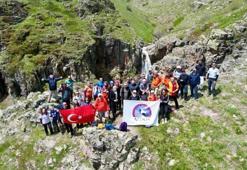 Afyon'da 3 kilometrelik inatçı yürüyüş: AFDOS üyeleri onu görmek için tırmandı!
