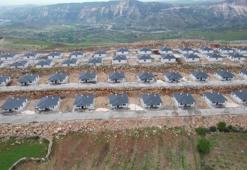 Adıyaman'da depremin izleri siliniyor: Sarp kayalıklar üzerine inşa edilen köy evleri sahiplerine teslim edildi