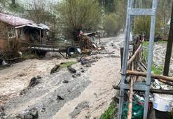 Kastamonu’da sağanak yağış hayatı olumsuz etkiledi