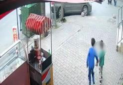 Kediye bıçakla zarar veren çocuklar kendilerini uyaran kadının üzerine yürüdü