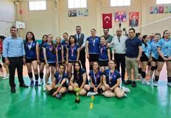 Sarıgöl’de Liseler Arası Kız Voleybol Turnuvası'nda nefes kesen final