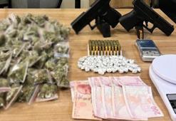 Esenyurt'ta zula evine şafak operasyonu! Kapılar koçbaşlarıyla kırıldı