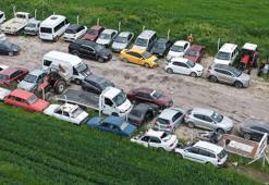 Samsun'da sel felaketinin yaşandığı ilçede araç mezarlığı oluştu