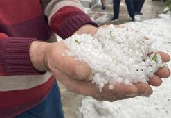 Erzincan'da beklenmedik manzara! Sağanak gitti, dolu geldi