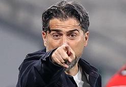 Konyaspor Teknik Direktörü Palut: Huzurla çalıştığımız bir şehirdeyiz