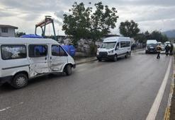Tokat Erbaa'da iki servis minibüsü çarpıştı