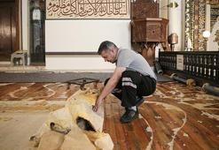 Bursa Ulu Cami'nin halıları yenileniyor: Kurban Bayramı'na yetişecek! Orijinal ruhuna dönüyor: Koyu renk için düğmeye basıldı