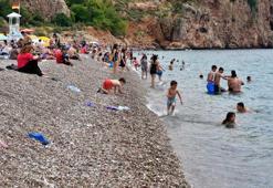 Dünyaca ünlü Konyaaltı Sahili'i 19 Mayıs'ta doldu taştı