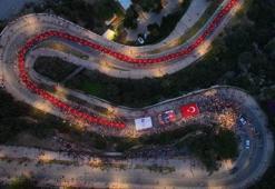 Antalya'da 19 Mayıs coşkusu! 400 metrelik Türk bayrağıyla fener alayı