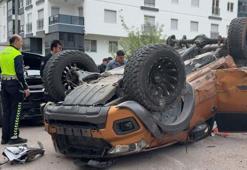 Aksaray'da pikap ile suv aracın çarpıştığı kazada faciadan dönüldü